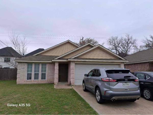 $1600.00 / 3br - 1368ft2 - perfect location right next to Target, Starbucks & HEB!