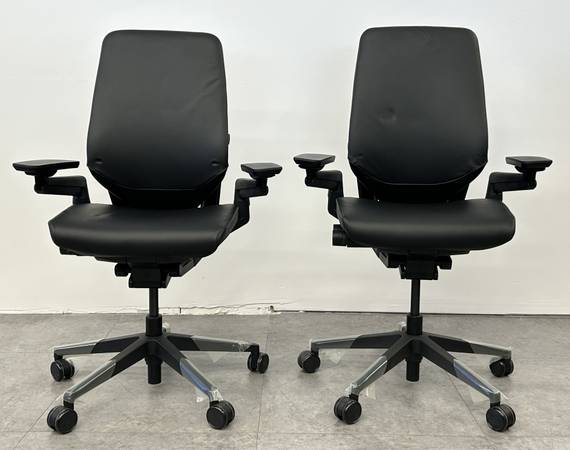 Steelcase Gesture Chair 8 Fabric or Leather Office Desk Chairs 1