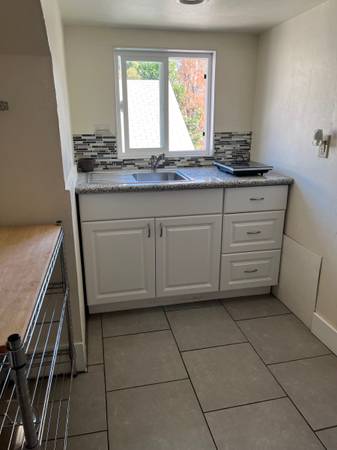 $1,100 / 4br - 1800ft2 - USC Newly Renovated Rental Home Less Than a Block From USC (Los Angeles)63818753986947122