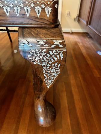 Mesa tallada a mano de madera de rosa genuina - $3.000 (MD)63471432421379123