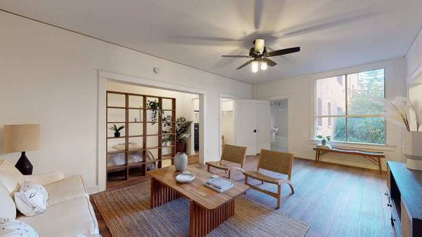 $1,799 / 450ft2 - Gas Range, Laundry Facilities, New Tiled Backsplash (1245 Vine St, Los Angeles, CA)63912984853379122