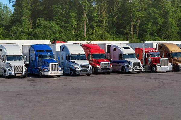 TRUCK PARKING WITH NEW OFFICE! WEST SUBURBS! 1