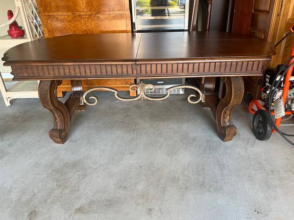 Amazing Haverty’s new table 1