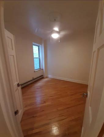 $2,902 / 1br - Rent Stabilized Updated 1-Bedroom, 1-Bath in Landmark Building (Prospect Heights)64146854525315122