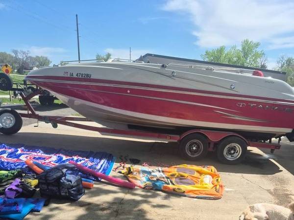 2010 225 Tahoe Deck Boat 1