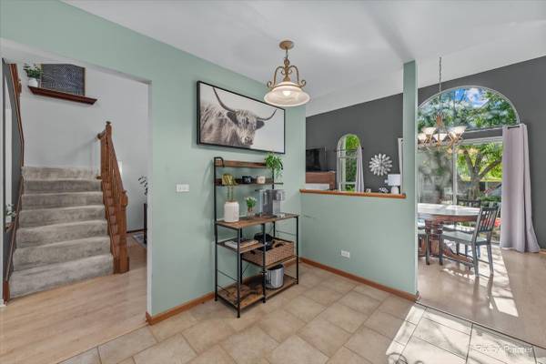 $300,000 / 2br - 1403ft2 - OPEN HOUSE Sat 10/25 12-2pm - 1050 Rockport Drive! (Carol Stream)64173448318723122