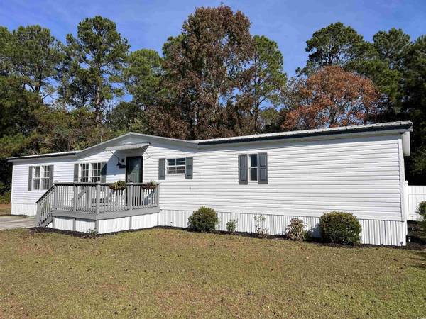 Quiet country living in Conway South Carolina (1014) 1