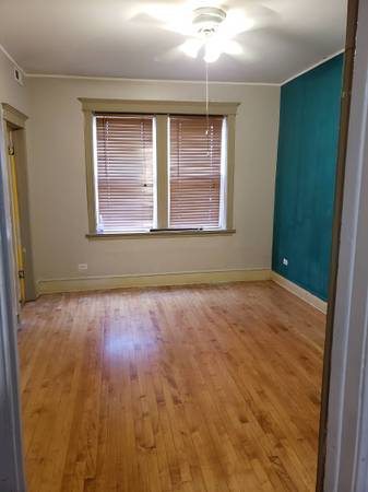 $1,600 / 2br - 2nd floor apt in Bridgeport 32nd & Morgan St (Chicago)64041645443970123