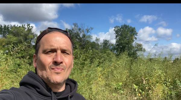 Laid back artist seeks lodging 1