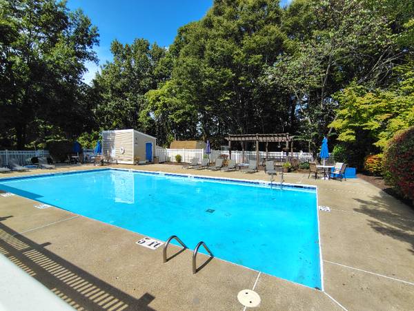 $1041.00 / 2br - 840ft2 - Charming 2nd Floor 2 Bedroom Apartment in Lynchburg, VA | Available 9/63851970391427122