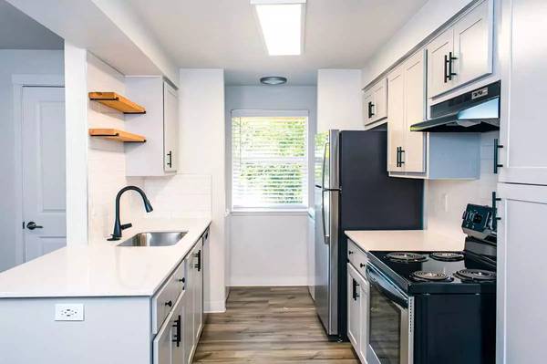 $1,550 / 1 hab - 626 pies² - ¿Viajas en autobús? ¡Estamos cerca de la línea! 1 hab / 1 baño! (Portland)63615726797697124
