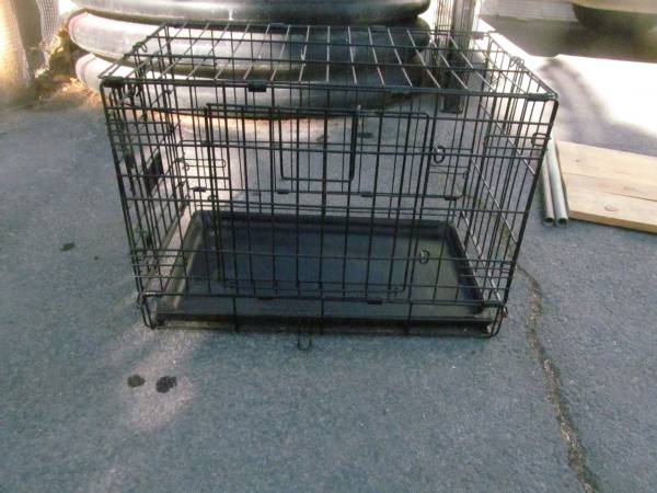 Small folding dog crate- 2doors. Brand: Top Paw63860291492483123