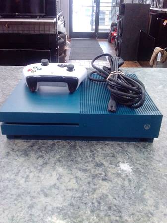 Xbox  one  S  game  system  195283-10 1