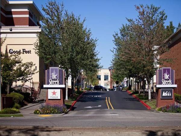 $2,285 / 2br - 1160ft2 - 24-Hour Fitness Center, Vaulted Ceilings on Top Floor (Hillsboro)63831536791553124