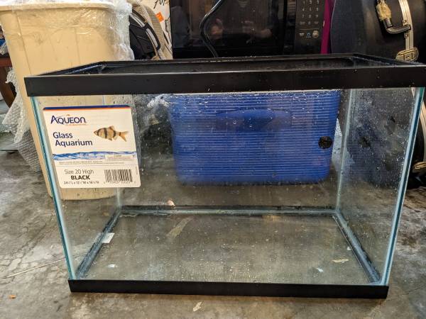 Aqueon glass aquarium size 20 high 1