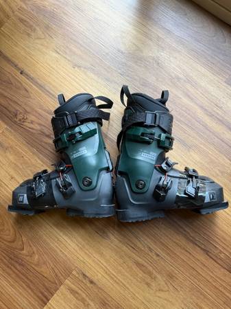 Ski boots 1