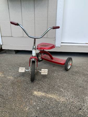 Vintage 1988 Roadmaster Red Metal Kids Tricycle 1