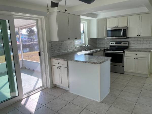 $2,250 / 2br - Gulf Access Sea Ranch with Dock (Hudson)64002493817602120