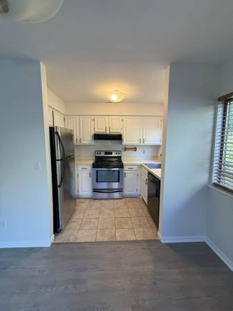 $3,200 / 1br - 01100ft2 - Newly rennovated condo in South Salem (South Salem)63816553551105122