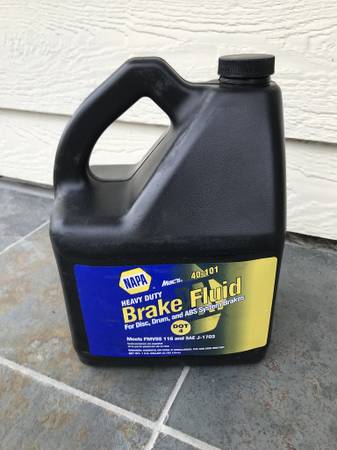 NAPA Brake Fluid Mac's DOT 4 Brake Fluid - 1 Gallon ***SEALED NEW*** 1