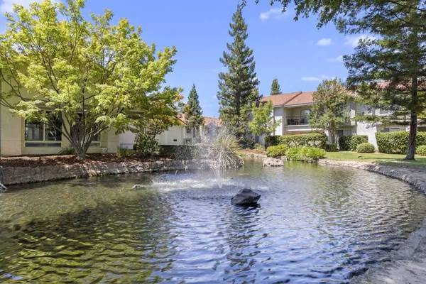 $2,100 / 2br - 1169ft2 - Treat yourself to this wonderful, newly upgraded 2 bed / 2 bath! (Fresno - Fresno)63798509739137120