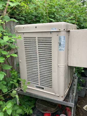 Swamp Evaporative Cooler for 500-900 SF 1