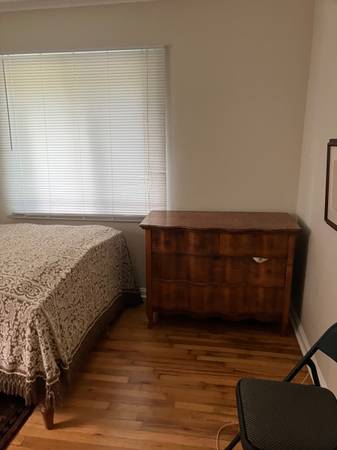 $750 / 1br - 1000ft2 - Own bed/bath/living room for Medical resident or ? (S Oakland county)64018941241859122
