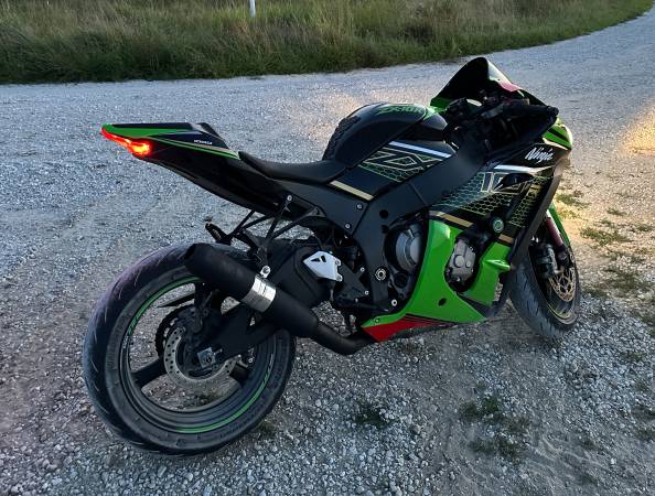 2016 KAWASAKI NINJA ZX 1000 R - motorcycles/scooters - by