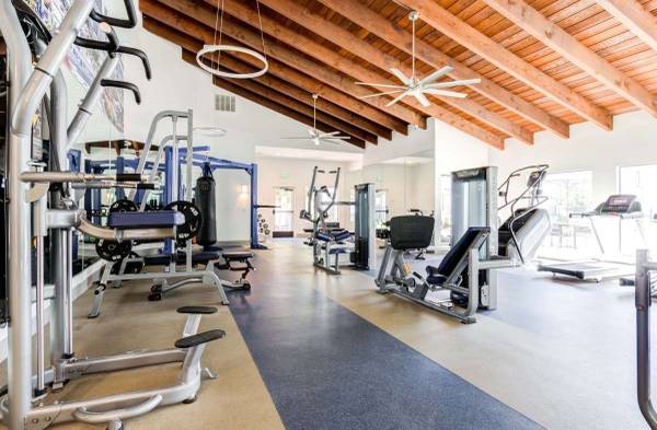 $3,310 / 2br - 1092ft2 - Unveiling a haven of style: Your perfect 2 BR awaits. (San Diego)63657226158337123