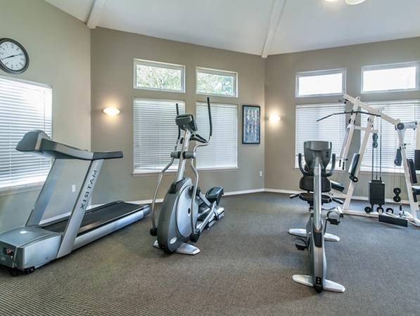 $1,649 / 2br - Extra Cabinet Space, Relaxing Sauna & More in 2 Bed + Near Highway 26 (Beaverton / Aloha)63867269480323121