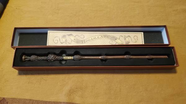 Universal Studios Wizarding World of Harry Potter Interactive Wand - D 1