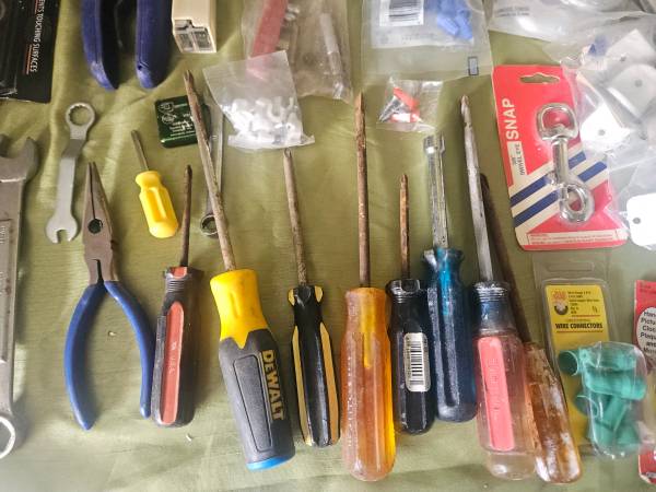 Miscellaneous Tool / Handyman Grab Bag Lot (2) 1