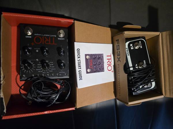 Digitech Trio + band creator looper with additional foot switch. 1