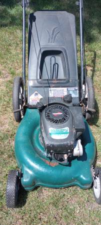 MTD Yard Machine Lawnmower with Bag 1