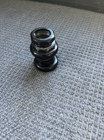 Black 1" threaded headset 1