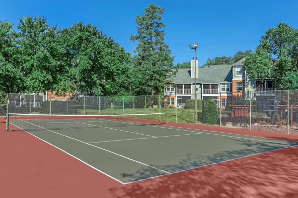 $1,690 / 1br - 654ft2 - Car Care Area, Play Area, Dishwasher (8017 Ashberry Ln, Pasadena, MD)63974187043587123