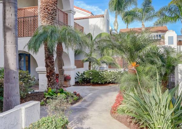 $2,950 / 1br - Close to Beach, One Block from Carlsbad State Beach - See Our 1 Bed (Carlsbad Village)63841344948227121