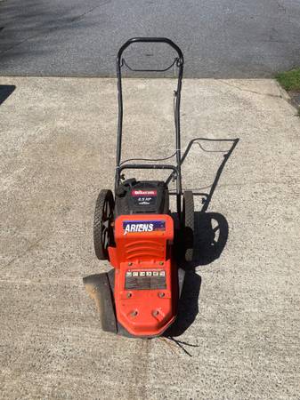 Ariens ST622 (22") Walk Behind String Trimmer 1