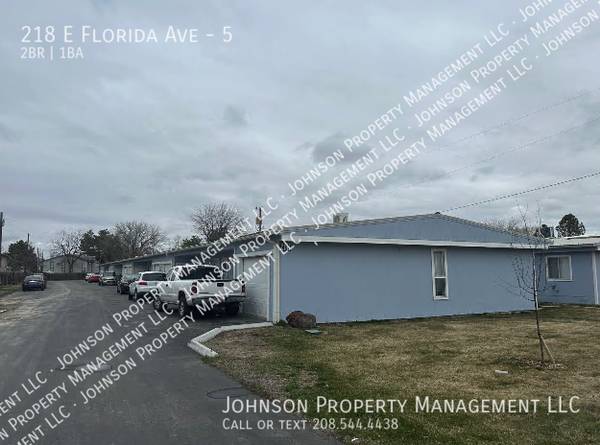 $1,345 / 2br - 900ft2 - Nampa Single Level 2 bd with Sunroom AND Garage (218 E Florida Ave #5 - Nampa)63794993396483120