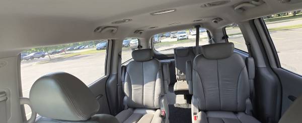 Hyundai Entourage Limited Edition 130 K miles. Good Condition - $2,999 (Wheeling)63616817381635123