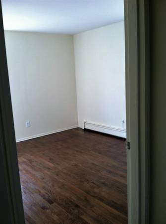 $1750.00 / 1br - 700ft2 - Grove Street Apartments63762871238019122