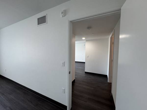 $2,399 / 3br - Apartamentos Vista Lane (San Ysidro)63657310092289121