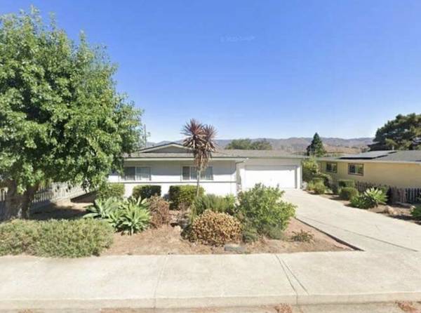 Private Room for rent in 3bd/2bath house. Close to Downtown/Cal Poly 1