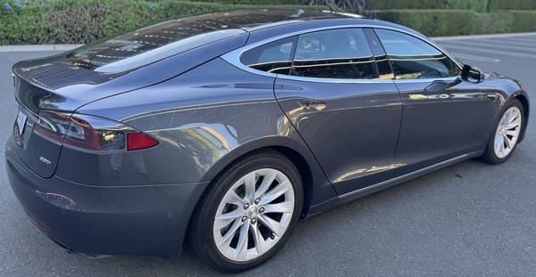 2017 Tesla Model S 90D Free Unlimited Supercharging Enhanced Autopilot - $28,990 (dublin / pleasanton / livermore)63442413406593124