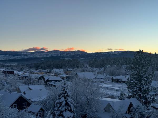 $4,000 / 4br - 1900ft2 - $4,200 / 4br - House for Rent - AMAZING Views Walkable Downtown! (Downtown Truckee)63682273242243120