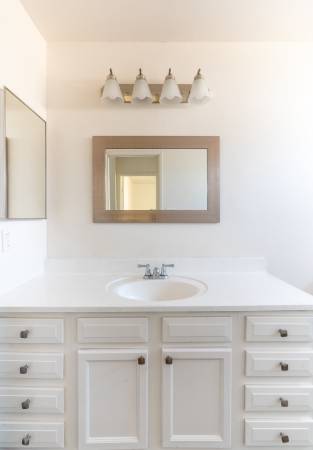 $1,695 / 1br - Greentree Apts.! Stunning 1x1 w/AC! Laundry! Sparkling Pool + Jacuzzi! (El Cajon)63865591347841124