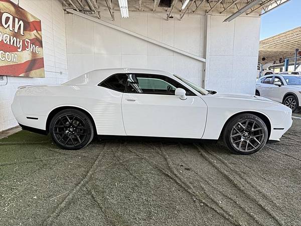 2017 Dodge Challenger R/T Hemi - $19477.0063470596389379122