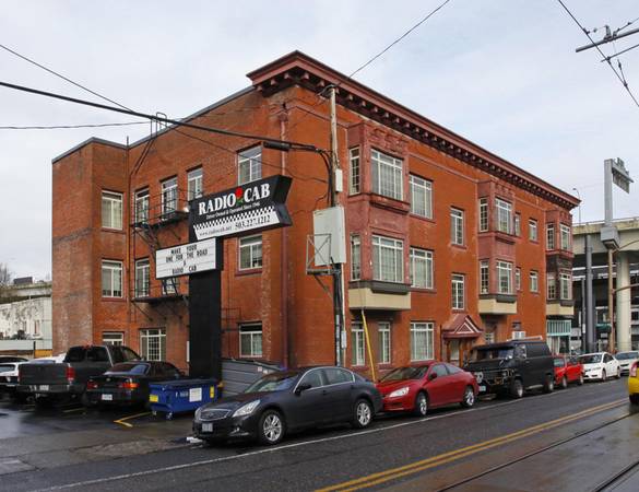 $1,150 / 1br - Practical Amenities, Tons of Shops & Dining in our Inviting 1 Bedroom (Slabtown)63914738945283122