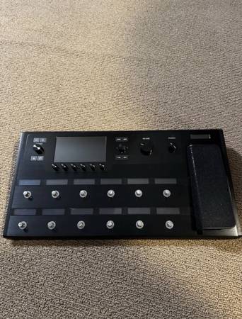 Line 6 Helix Floor Amplifier and Effects Processor 1