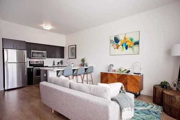 $1,680 / 1br - 742ft2 - Extra Storage Options, Designer Cabinets, High Ceilings63956647480451124